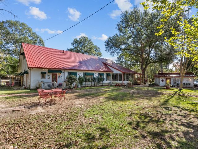 2641 N Us-69, Doucette, TX 75942