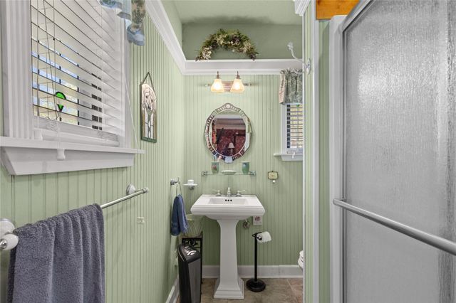 2641 N Us-69, Doucette, TX 75942