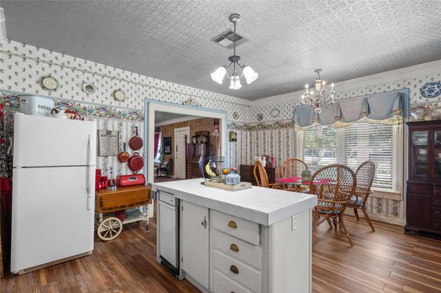 2641 N Us-69, Doucette, TX 75942