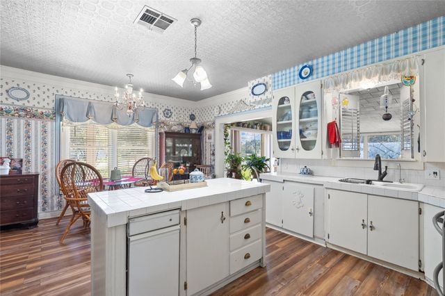 2641 N Us-69, Doucette, TX 75942