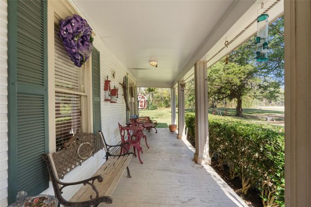 2641 N Us-69, Doucette, TX 75942