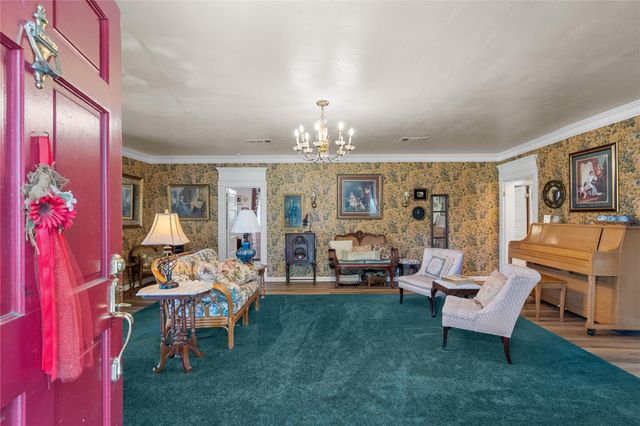 2641 N Us-69, Doucette, TX 75942