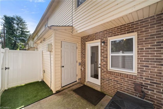 101 Royal Forest Court, Winston-salem, NC 27104