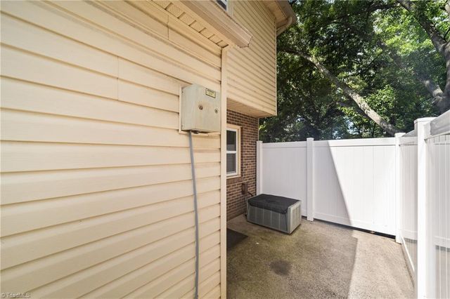 101 Royal Forest Court, Winston-salem, NC 27104