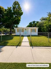 1543 43RD STREET S, St Petersburg, FL 33711