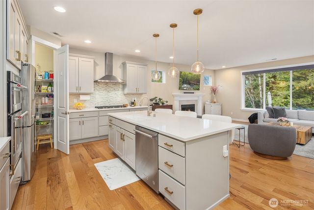 4938 233RD Avenue SE, Issaquah, WA 98029