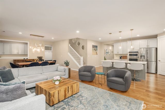 4938 233RD Avenue SE, Issaquah, WA 98029