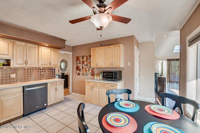 55 Kierst Street, Parlin, NJ 08859