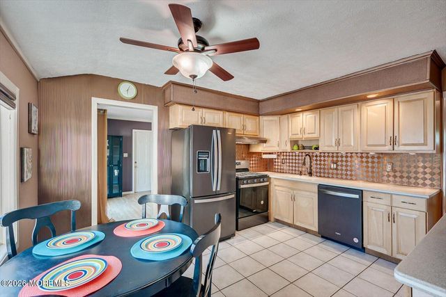 55 Kierst Street, Parlin, NJ 08859