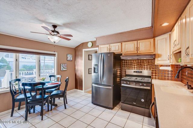 55 Kierst Street, Parlin, NJ 08859