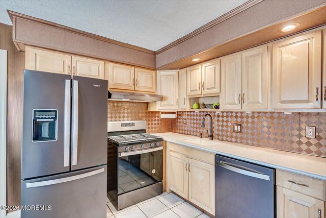 55 Kierst Street, Parlin, NJ 08859