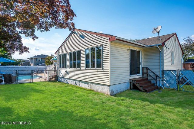 55 Kierst Street, Parlin, NJ 08859