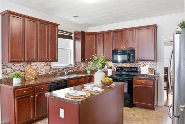 52 Rockingham DR, Hampton, VA 23669