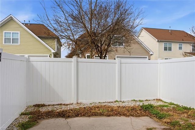 52 Rockingham DR, Hampton, VA 23669