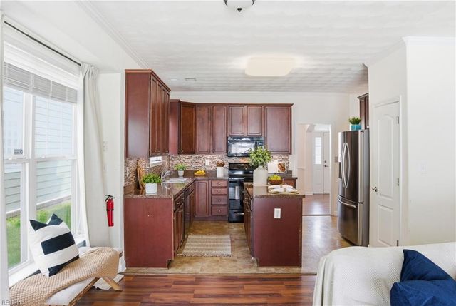 52 Rockingham DR, Hampton, VA 23669