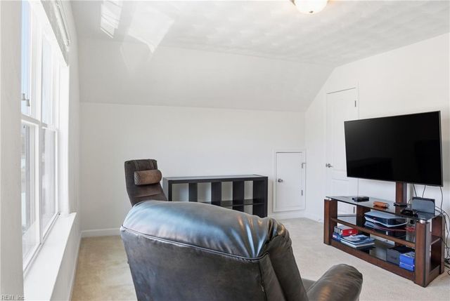 52 Rockingham DR, Hampton, VA 23669