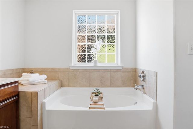 52 Rockingham DR, Hampton, VA 23669