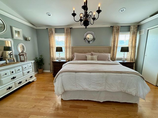 325 WAYNE CT, Holland, PA 18966