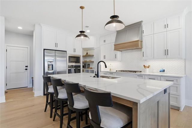 17556 Acton Street, Stilwell, KS 66085