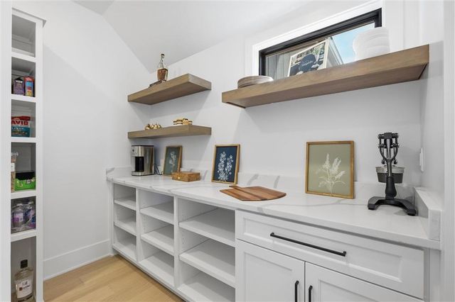 17556 Acton Street, Stilwell, KS 66085