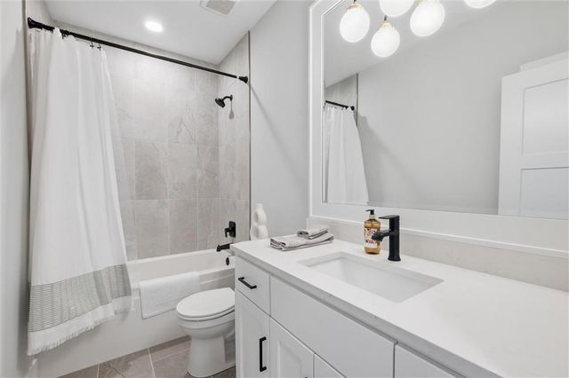 17556 Acton Street, Stilwell, KS 66085