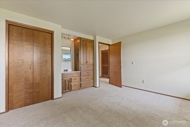 15727 19th Avenue NE, Arlington, WA 98223