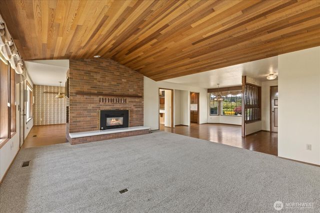 15727 19th Avenue NE, Arlington, WA 98223