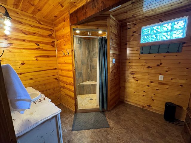 164 Pine Hollow Cove, Brookeland, TX 75931