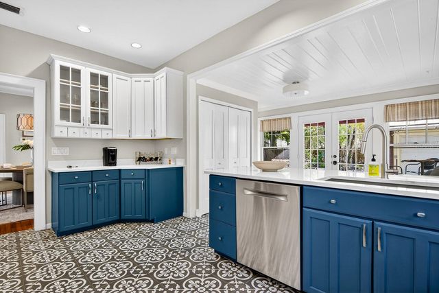 2303 S ARDSON PLACE, Tampa, FL 33629