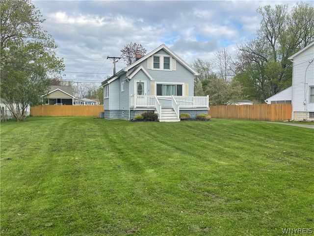 99 Louis Avenue, West Seneca, NY 14224