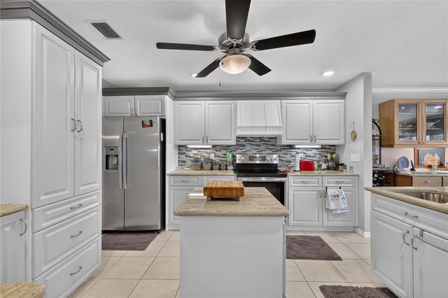 5516 E HARBOR DRIVE, Fruitland Park, FL 34731