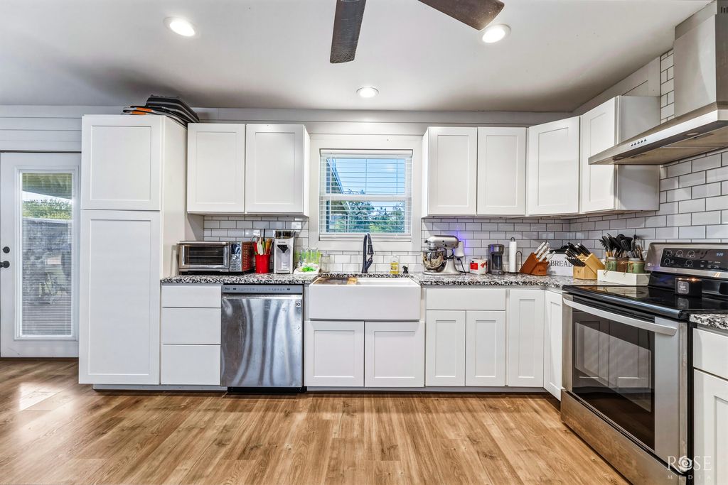 Image 10 of property listing at 602 School Street, Rowena, TX 76875