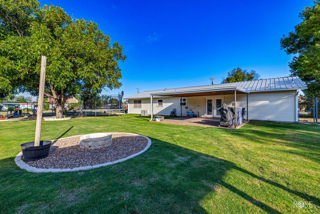 Image 27 of property listing at 602 School Street, Rowena, TX 76875