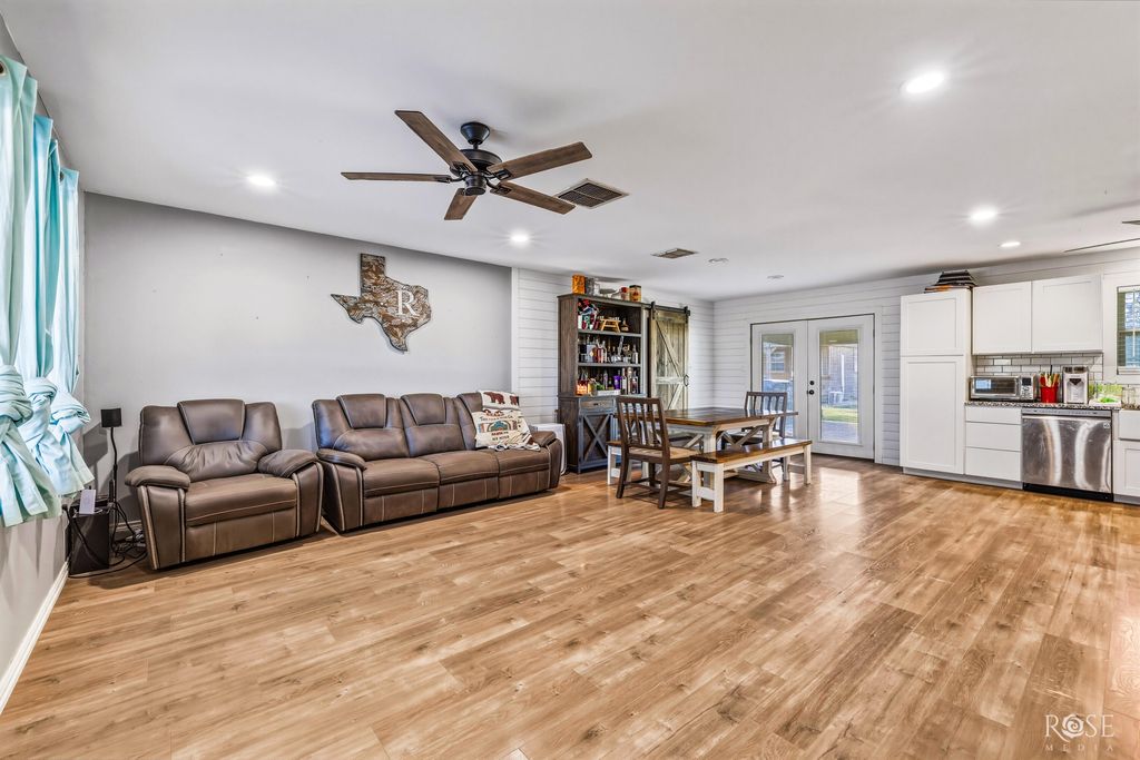 Image 6 of property listing at 602 School Street, Rowena, TX 76875