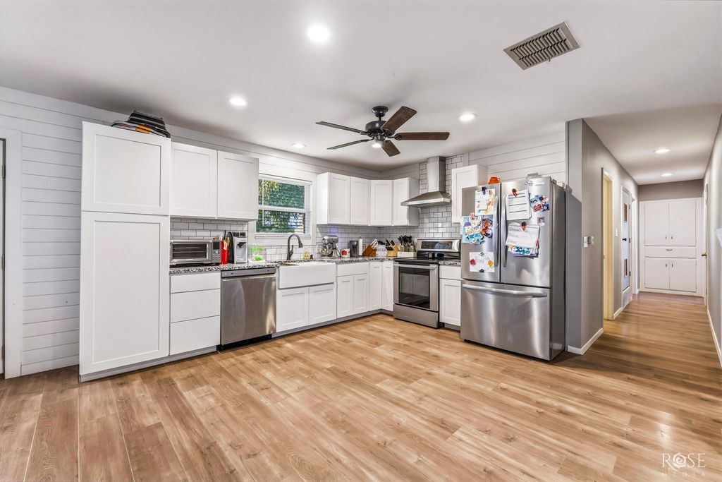 Image 9 of property listing at 602 School Street, Rowena, TX 76875
