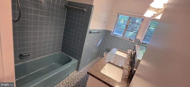 6426 NOBLE DR, Mclean, VA 22101