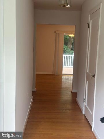 6426 NOBLE DR, Mclean, VA 22101