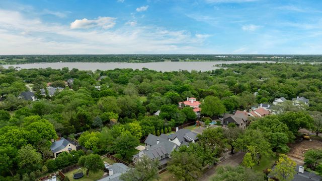 7233 Brennans Drive, Dallas, TX 75214