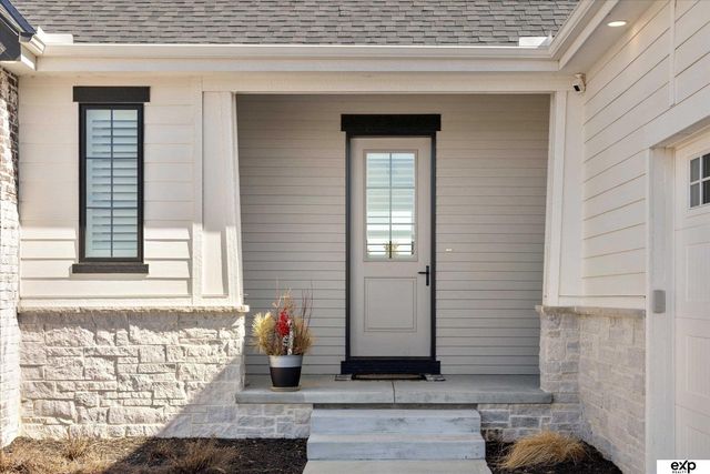 5505 N 199Th Street, Elkhorn, NE 68022
