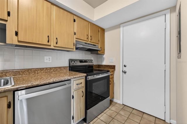 2943 LICHEN LANE B, Clearwater, FL 33760
