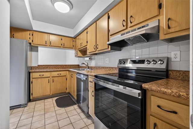 2943 LICHEN LANE B, Clearwater, FL 33760