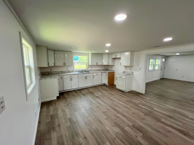 215 Burnett Street, Graysville, TN 37338