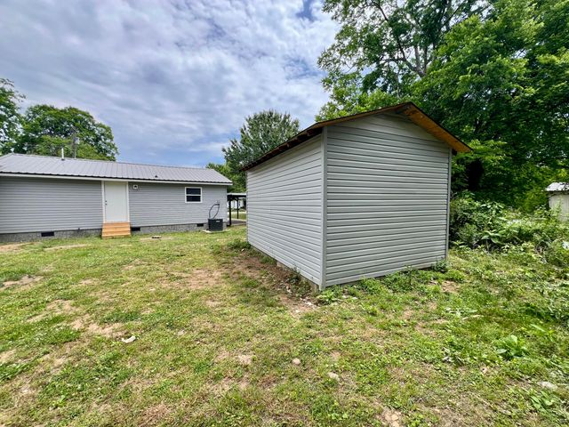 215 Burnett Street, Graysville, TN 37338