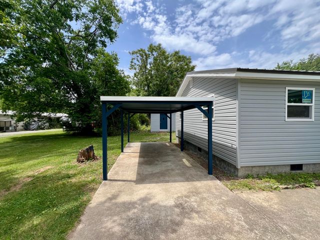 215 Burnett Street, Graysville, TN 37338