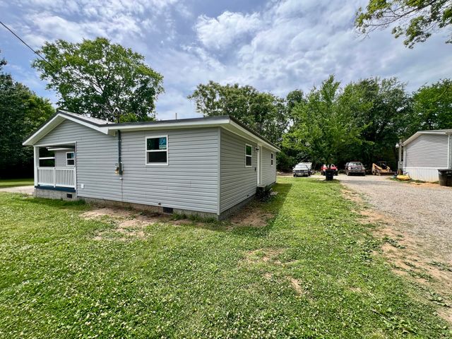 215 Burnett Street, Graysville, TN 37338