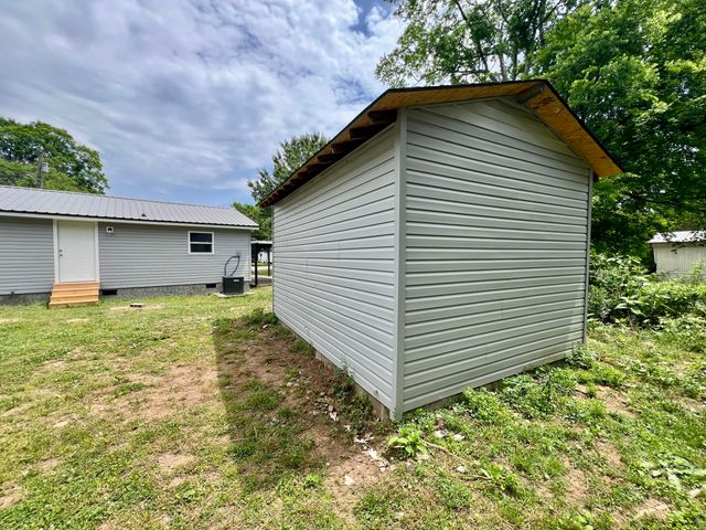 215 Burnett Street, Graysville, TN 37338