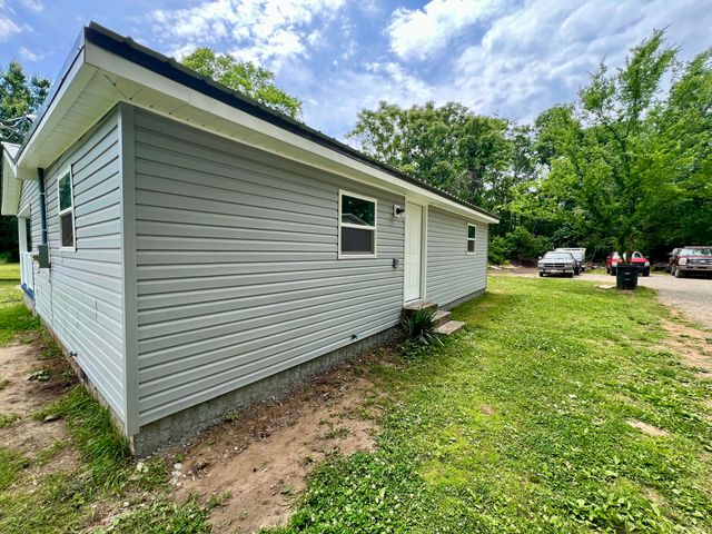 215 Burnett Street, Graysville, TN 37338