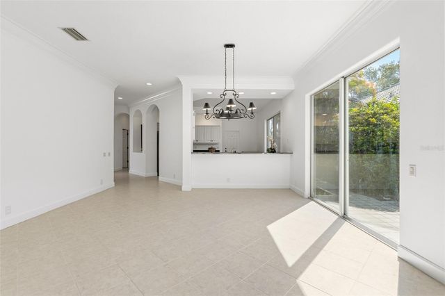 8644 54TH AVENUE CIRCLE E, Bradenton, FL 34211
