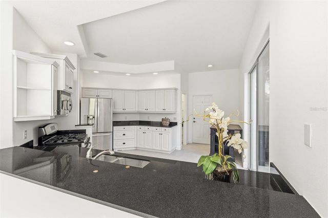 8644 54TH AVENUE CIRCLE E, Bradenton, FL 34211
