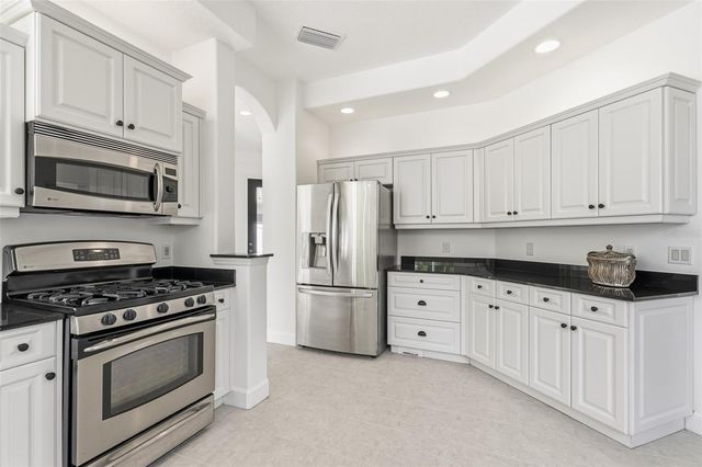 8644 54TH AVENUE CIRCLE E, Bradenton, FL 34211